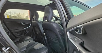 Volvo V40 II Hatchback Facelifting 1.5 T3 152KM 2019 Volvo V40 152Ps.Bezyna Automat R Design Full Led Navi Skora Alcantara 2019, zdjęcie 32