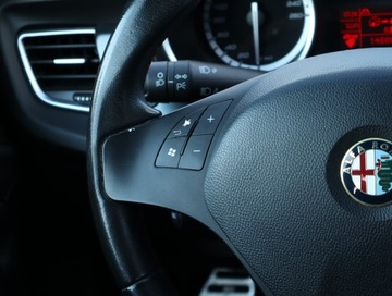 Alfa Romeo Giulietta Nuova II Hatchback 5d 2.0 JTD 16v 170KM 2013 Alfa Romeo Giulietta 2.0 JTDM, Salon Polska, zdjęcie 17