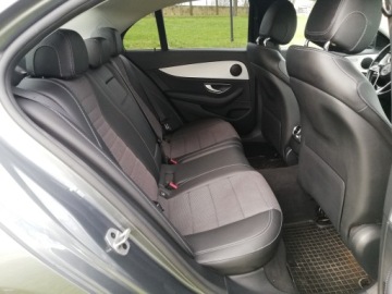 Mercedes Klasa E W214 Sedan Plug-In 2.0 300de 313KM 2023 Mercedes-Benz E 300e 4 Matic Hybryda Plug-in, zdjęcie 28