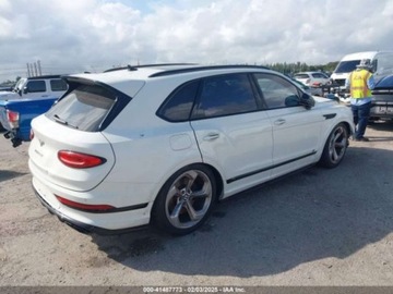Bentley Bentayga 2022 Bentley Bentayga V8 2022 4.0l 4.0 Benzyna 542KM, zdjęcie 4
