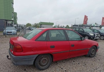Opel Astra F Cabrio 1.4 Si 82KM 1998 Opel Astra Opel Astra 1.4 BenzynaLPG 82KM, zdjęcie 3