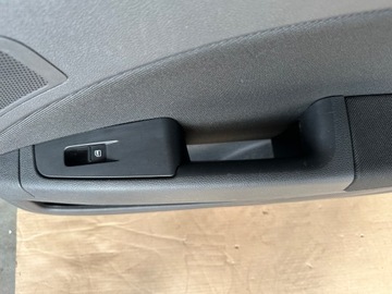 ОБИВКА ДВЕРИ СТОРОНЫ ЗАДНЕЙ СПРАВА, SKODA SUPERB II