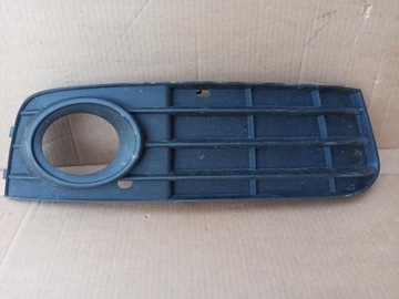 Kratka zderzaka prawa AUDI A4 B8 S-LINE 8K0807682A
