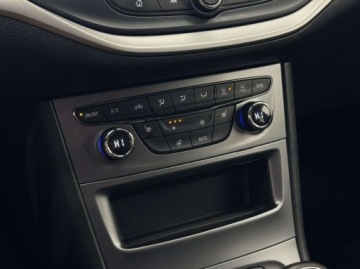 Opel Astra K Sportstourer Facelifting 1.2 Turbo 130KM 2021 Opel Astra Edition LED Kamera cofania CarPlayAndroid Auto Ogrzew. fote, zdjęcie 21