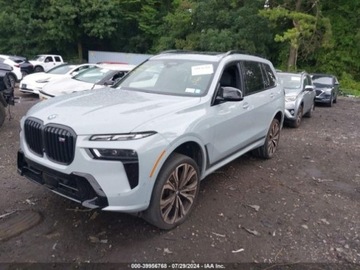 BMW X7 2023 BMW X7 2023 BMW X7 M60i Sports Activity Vehicle 4.4 Benzyna 523KM, zdjęcie 1