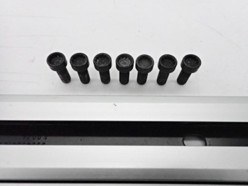 НАКЛАДКА БАГАЖНИКА AUDI Q7 4L0863556C 4L0863555C