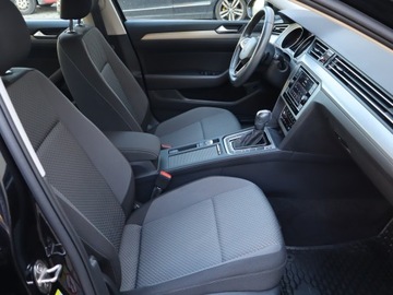 Volkswagen Passat B8 Limousine Facelifting 2.0 TDI SCR 150KM 2021 VW Passat 2.0 TDI, Salon Polska, 1. Właściciel, zdjęcie 8