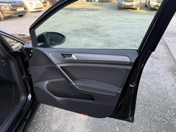 Volkswagen Golf VII Variant Facelifting 1.6 TDI-CR DPF BMT 115KM 2018 Volkswagen Golf Automat. Radar. Asystent. Navi ., zdjęcie 32