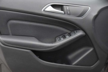 Mercedes Klasa B W246 Sports Tourer Facelifting 1.6 180 122KM 2016 Mercedes-Benz Klasa B MERCEDES B180 122KM ALU17 Automat LED WEBASTO Navi G, zdjęcie 16