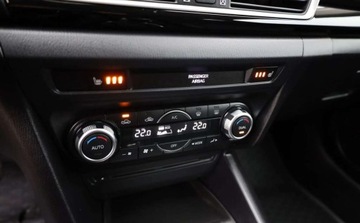 Mazda 3 III Sedan 2.0 SKYACTIV-G 120KM 2016 Mazda 3 Mazda 3 SKYACTIV-G 120 KIZOKU 2.0 Benzyna 120KM, zdjęcie 11