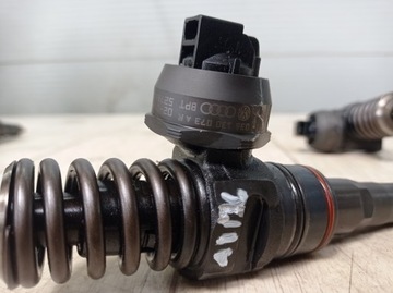 AUDI A4 B6 НАСОС ИНЖЕКТОР ИНЖЕКТОР 038130073AR