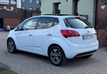 Kia Venga Mikrovan 1.4 DOHC CVVT 90KM 2015 Kia Venga 1.4 90KM Navi Panorama Kamera KEY Bezwypadkowy Dla wymagajacy, zdjęcie 37