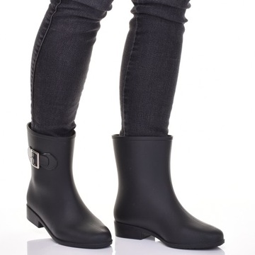 KRÓKIE DAMSKIE KALOSZE WSUWANE CZARNE LEKKIE NIEPRZEMAKALNE BUTY Z KOKARDĄ