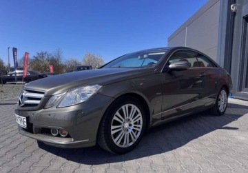Mercedes Klasa E W212 Coupe 250 CDI BlueEFFICIENCY 204KM 2010 Mercedes-Benz Klasa E bezwypadekserwisautomat 2.1 Diesel 204KM, zdjęcie 6