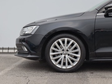 Volkswagen Jetta VI Sedan Facelifting 1.4 TSI 125KM 2014 VW Jetta 1.4 TSI, Salon Polska, Skóra, Navi, zdjęcie 14