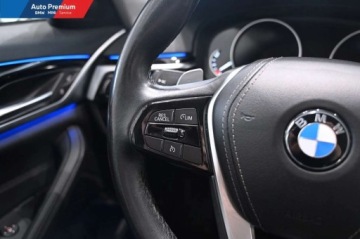 BMW Seria 5 G30-G31 Limuzyna 520i 184KM 2020 BMW Seria 5 520iFV23LED Fog lightsFotel SportowySport Line 2.0 Benzyna, zdjęcie 4
