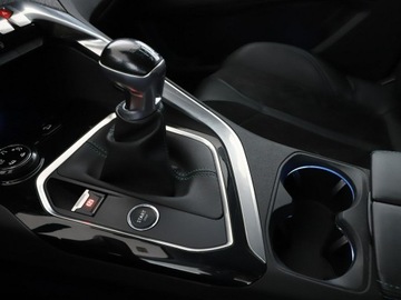 Peugeot 3008 II Crossover 1.2 PureTech 130KM 2018 Peugeot 3008 Crossway alcantara virtual navi, zdjęcie 31