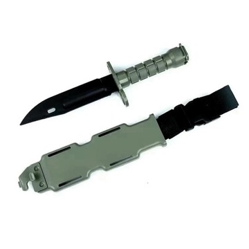 sztuczny plastikowy nóż wojskowy do ćwiczeń rekwizyt filmowy RAMBO model 1