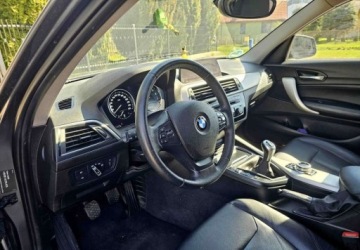 BMW Seria 1 F20-F21 Hatchback 5d Facelifting 2017 118i 136KM 2018 BMW Seria 1 BMW Seria 1 118i Edition Metropolitan 1.5 Benzyna 136KM, zdjęcie 15