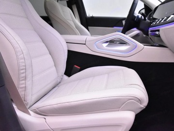 Mercedes GLE V167 SUV Facelifting 2.0 300d 269KM 2025 GLE Coupe 300 d 4-Matic AMG Line 2.0 (269KM) 2025, zdjęcie 4