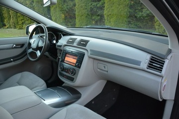 Mercedes Klasa R Off-roader Facelifting 300 CDI BlueEFFICIENCY 190KM 2011 Mercedes R 350 3.0 Diesel 190KM 300 CDI 7G, zdjęcie 29