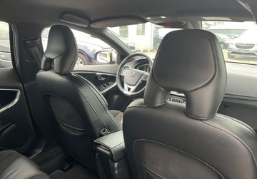 Volvo V40 II Hatchback Facelifting 2.0 D2 120KM 2018 Volvo V40 , R- Design , nawigacja , skorzane fotele 2.0 Diesel 120KM, zdjęcie 31