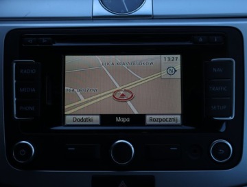 Volkswagen Passat B7 Variant 1.6 TDI CR DPF BlueMotion 105KM 2013 VW Passat 1.6 TDI, Salon Polska, Navi, Xenon, zdjęcie 12