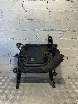 7811027 POUZDRO FILTRU VZDUCHU XDRIVE 40 D 225 2012 BMW X5 (E70)