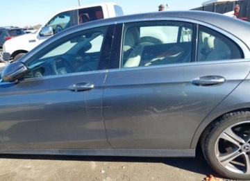 Mercedes Klasa E W213 2018 Mercedes-Benz Klasa E 2018, 2.0L, od ubezpieczalni 2.0 Benzyna 241KM, zdjęcie 3