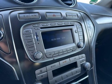 Ford Mondeo IV Kombi 2.3 Duratec 161KM 2010 Ford Mondeo SW 2.3 Silver X 161KM 2010r, zdjęcie 24