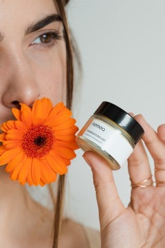 РАЗГЛАЖИВАЮЩЕЕ И УВЛАЖНЯЮЩЕЕ 100% ВЕГАНСКОЕ МАСЛО ДЛЯ СУХИХ ГУБ МАНЖЕРИНОВОЕ