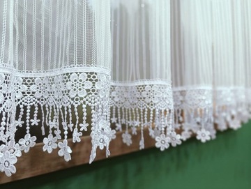 ГОТОВАЯ ШТОРА БЕЛАЯ ГОТОВАЯ ШТОРА С СЕРЕБРЯНЫМИ ВОЛОСАМИ МОРОЗ 200х150 ГИПУРА