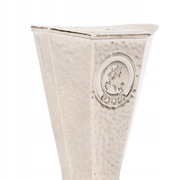 ТОЧНО МОДЕЛИРОВАННАЯ МОДЕЛЬ ФУТБОЛЬНОГО КУБКА