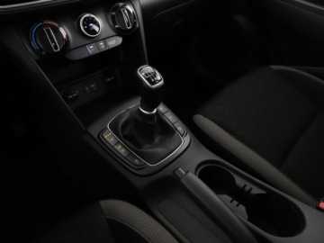 Hyundai Kona I 2017 Hyundai Kona klimatyzacja LED kamera i czujniki, zdjęcie 28