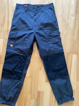 SPODNIE FJALLRAVEN G1000 stalowo czarne 42/80-84 pas