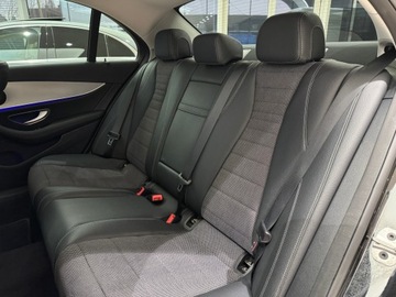 Mercedes Klasa E W213 Limuzyna 2.0 220d 194KM 2020 Mercedes-Benz E 220 AMG / Avantgarde / Ambiente /, zdjęcie 11