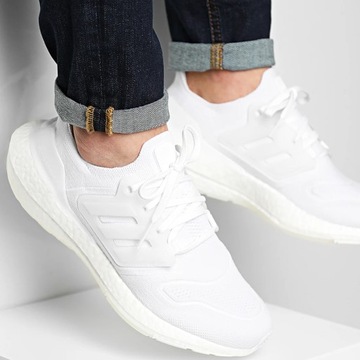 ADIDAS ULTRABOOST