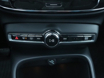 Volvo XC40 Crossover 2.0 T4 190KM 2019 Volvo XC40 T4, Salon Polska, Serwis ASO, 4X4, zdjęcie 15