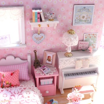 Розовый дом из дерева своими руками LED КОМНАТА