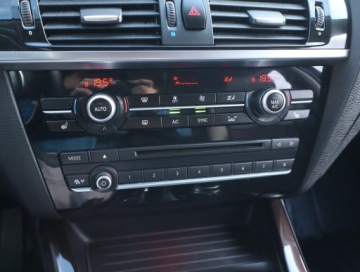 BMW X4 G01 xDrive20i 184KM 2017 BMW X4 xDrive20i, Salon Polska, Serwis ASO, 4X4, zdjęcie 12