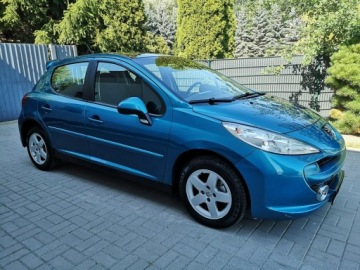 Peugeot 207 Hatchback 5d 1.4 16V 88KM 2006 Peugeot 207 1,4 16v B 88KM Klimatr Navi Solar ALU, zdjęcie 3