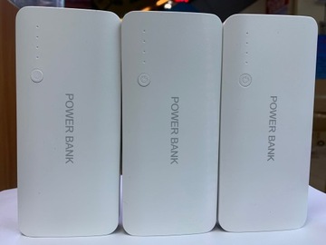 POWERBANK POWER BANK ŁADOWARKA 3X USB Z LATARKĄ +KABEL