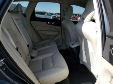 Volvo XC60 II 2022 Volvo XC 60 2022r., 4x4, 2.0L 2.0 Hybryda 247KM, zdjęcie 9