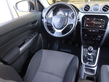 Suzuki Vitara III SUV Facelifting 1.4 BoosterJet 140KM 2019 Suzuki Vitara 1.4 BoosterJet, Salon Polska, zdjęcie 6