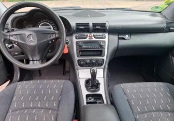 Mercedes Klasa C W203 Coupe W203 1.8 (C 200 Kompressor) 163KM 2004 Mercedes-Benz Klasa C Super stan 1.8 Benzyna 163KM, zdjęcie 9