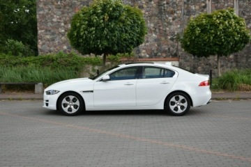 Jaguar XE Sedan 2.0 i4 250KM 2018 Jaguar XE 25T 2.0T 250KM 2018r. Skóra Panorama, zdjęcie 17