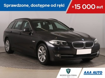 BMW Seria 5 F10-F11 Touring 520d 184KM 2011 BMW 5 520d, 181 KM, Navi, Xenon, Klima