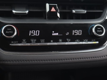 Toyota Corolla XII Sedan 1.5 VVT-i 125KM 2022 Toyota Corolla 1.5 VVT-i, Salon Polska, zdjęcie 15