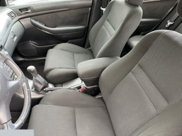 Toyota Avensis II Kombi 2.0 VVT-i 147KM 2006 Toyota Avensis 2.0 VVT-i Combi Executive 147KM 2006r, zdjęcie 13