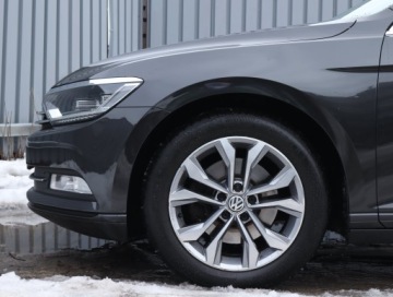 Volkswagen Passat B8 Limousine 2.0 TDI BlueMotion Technology 150KM 2017 VW Passat 2.0 TDI, Salon Polska, Serwis ASO, zdjęcie 13